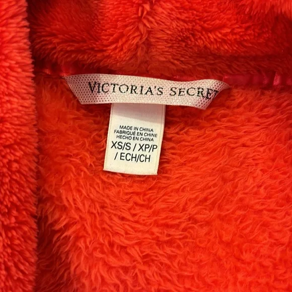 Victoria Secret Robe - Picture 2 of 4